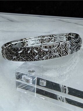 🚨3 for $15 🚨 Filigree Silver-tone Stretch Panel Bracelet with Marcasite